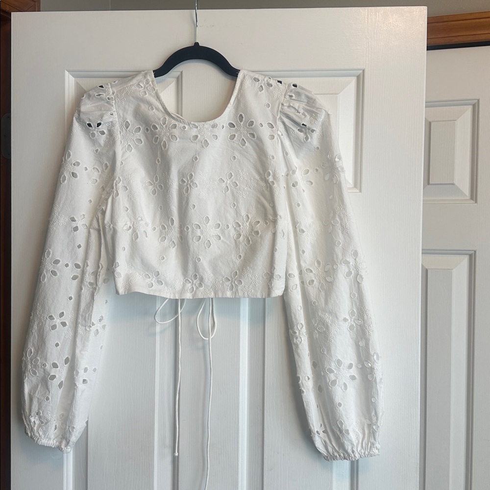 NWT Zara White Eyelet Crop Top Puff Sleeve Tie Back Size M